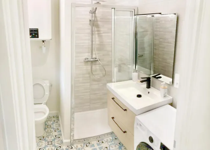 Le Fremyot - 2 - Gare & Darcy - Netflix